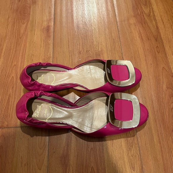 AUTHENTIC Roger Vivier Chip Flat Fuchsia color Size 35.5 - Picture 2 of 4